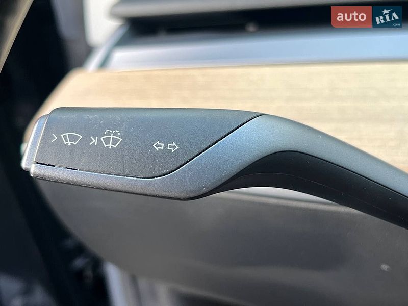 Седан Tesla Model 3 2019 в Києві