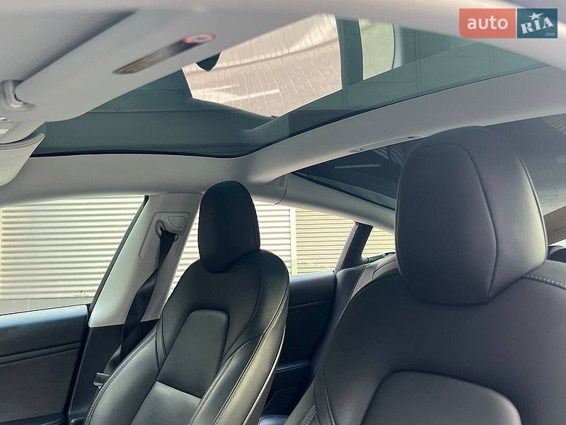 Седан Tesla Model 3 2019 в Києві