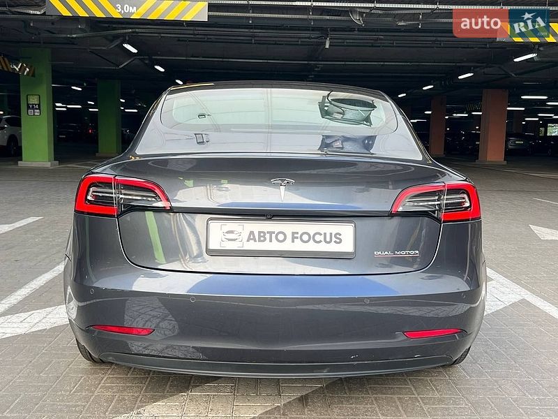 Седан Tesla Model 3 2019 в Києві