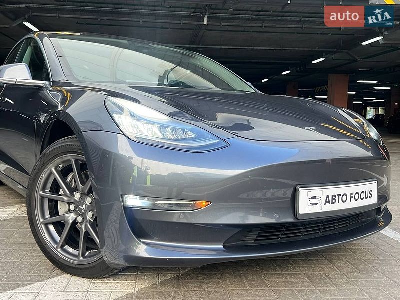 Седан Tesla Model 3 2019 в Києві