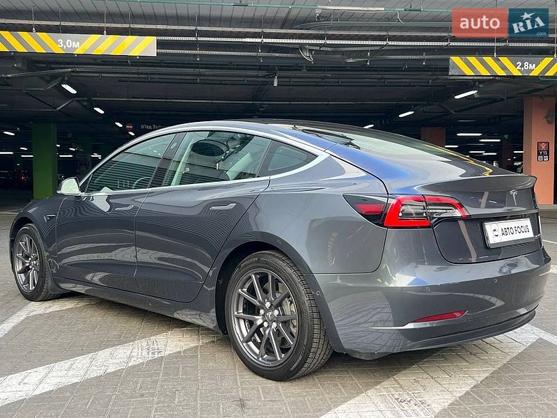 Седан Tesla Model 3 2019 в Києві