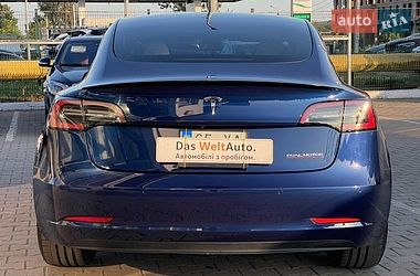 Седан Tesla Model 3 2021 в Черновцах