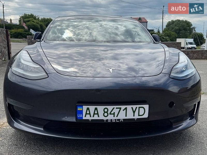 Tesla Model 3 2019