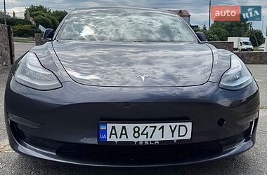 Tesla Model 3  2019
