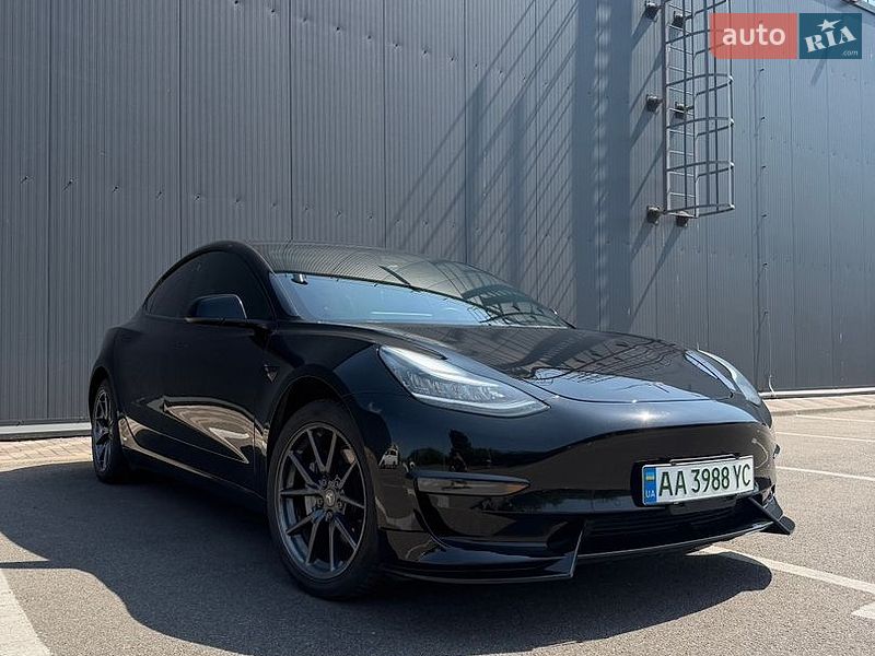 Tesla Model 3 2019
