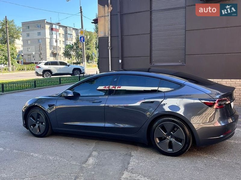 Tesla Model 3 2021