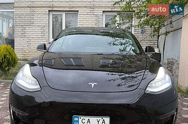 Tesla Model 3  2020