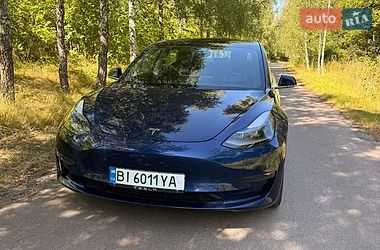Tesla Model 3  2019