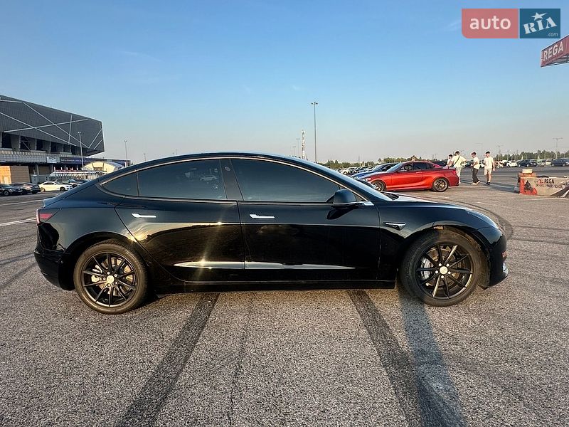 Tesla Model 3 2019