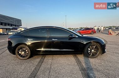 Tesla Model 3  2019