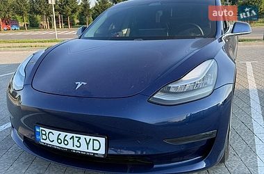 Tesla Model 3  2020