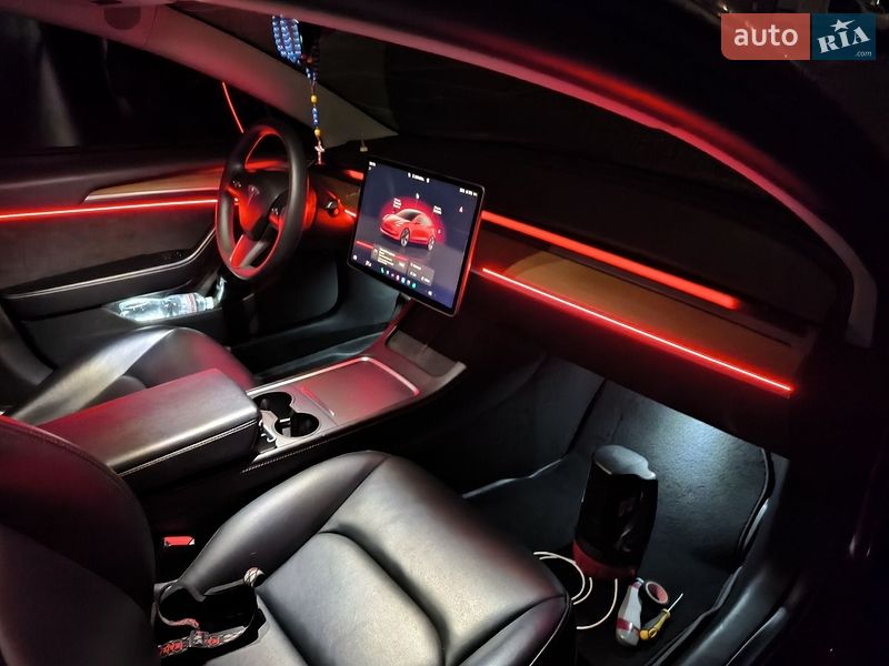 Седан Tesla Model 3 2022 в Киеве