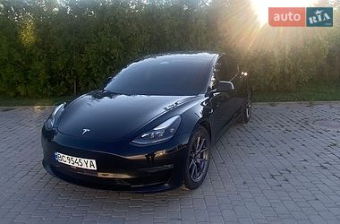 Tesla Model 3  2021