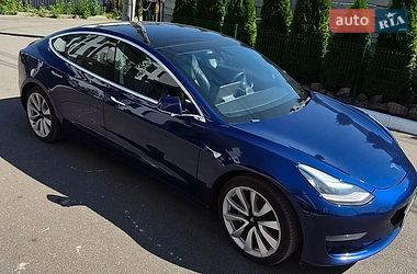 Tesla Model 3  2020