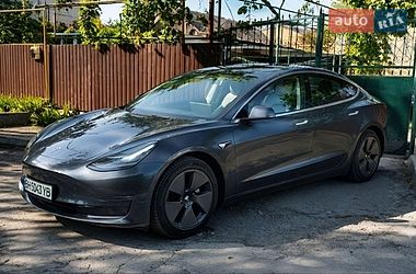 Tesla Model 3  2019