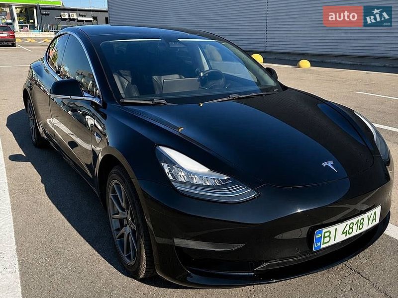 Tesla Model 3 2020