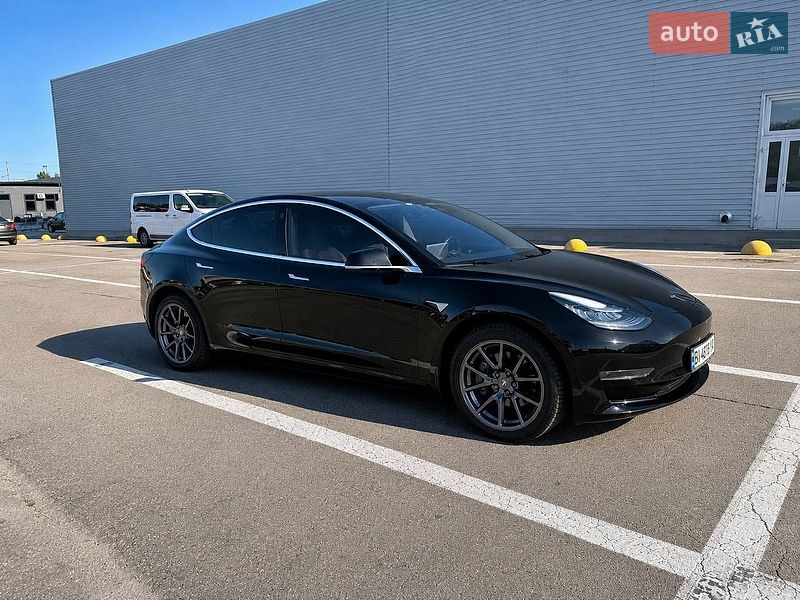 Седан Tesla Model 3 2020 в Полтаві