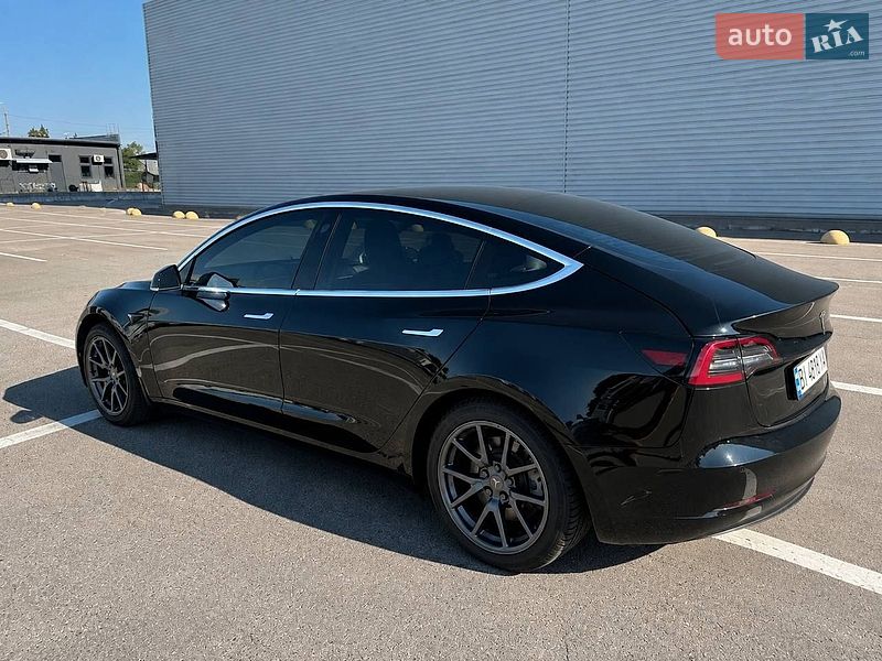 Седан Tesla Model 3 2020 в Полтаві