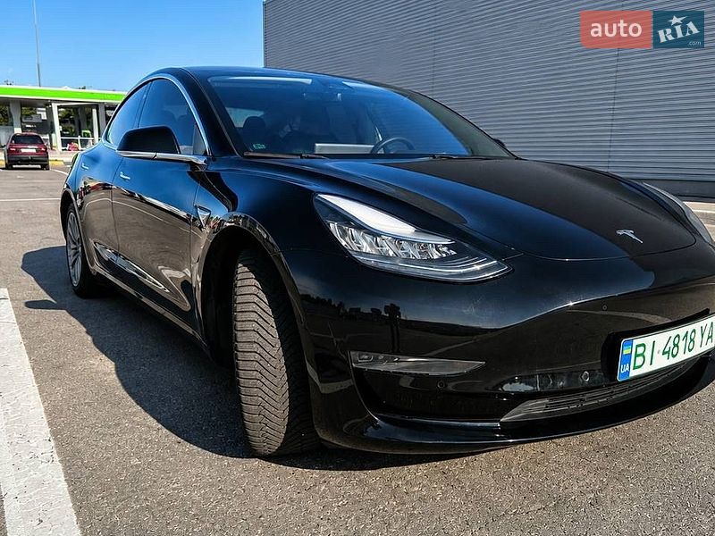 Седан Tesla Model 3 2020 в Полтаві