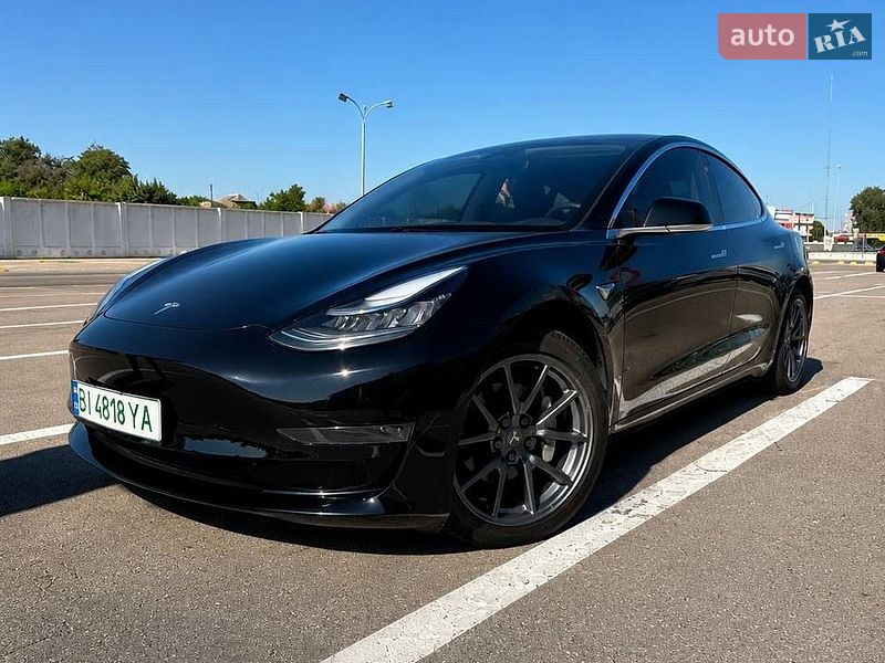 Седан Tesla Model 3 2020 в Полтаві