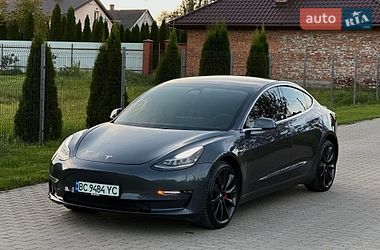 Tesla Model 3  2020