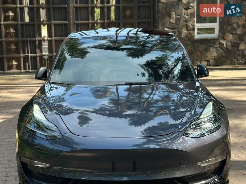 Седан Tesla Model 3 2021 в Львове Седан Tesla Model 3 2021 в Львове