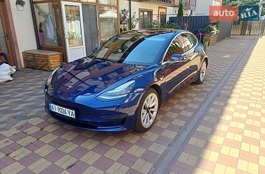 Tesla Model 3  2020