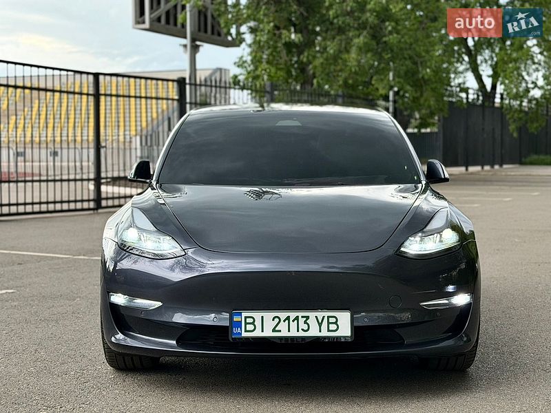 Tesla Model 3 2022