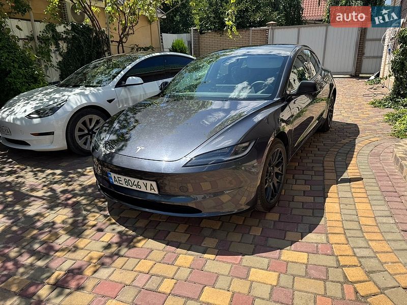 Tesla Model 3 2025