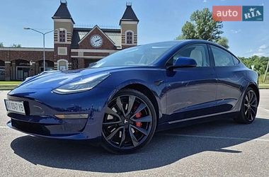 Tesla Model 3  2020