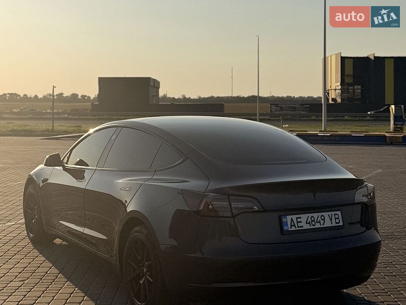 Седан Tesla Model 3 2022 в Днепре фото Седан Tesla Model 3 2022 в Днепре