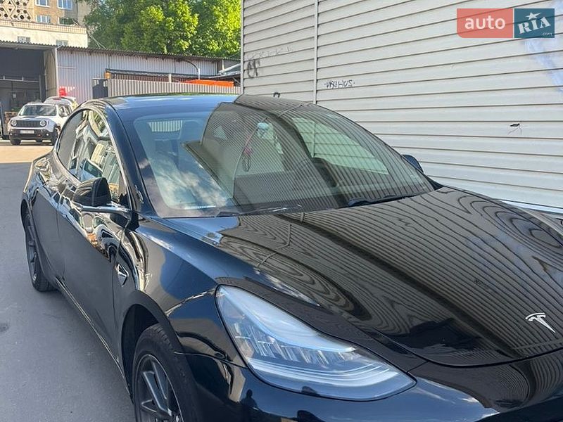Tesla Model 3 2019