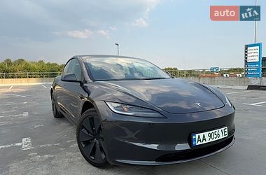 Tesla Model 3 2025