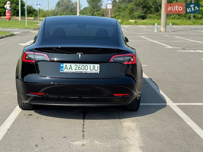 Tesla Model 3 2021