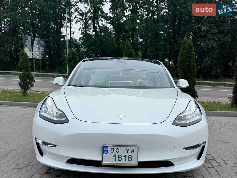 Tesla Model 3 2019