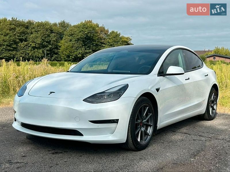 Tesla Model 3 2022