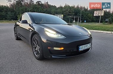 Tesla Model 3  2018