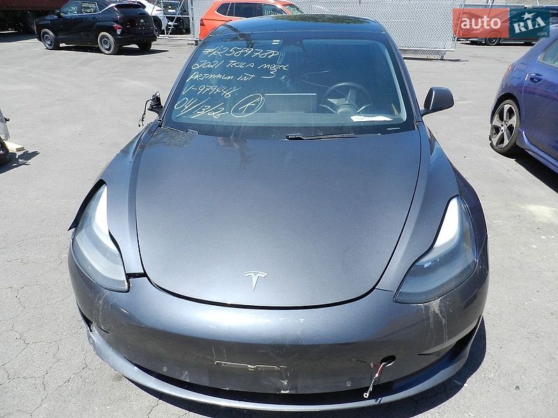 Седан Tesla Model 3 2021 в Ивано-Франковске Седан Tesla Model 3 2021 в Ивано-Франковске