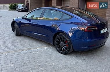 Седан Tesla Model 3 2022 в Днепре