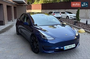 Седан Tesla Model 3 2022 в Днепре