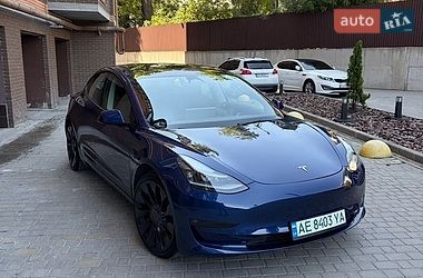 Седан Tesla Model 3 2022 в Днепре