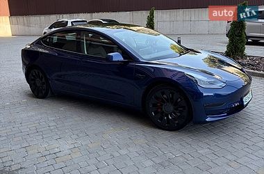 Седан Tesla Model 3 2022 в Днепре