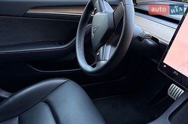 Седан Tesla Model 3 2022 в Днепре