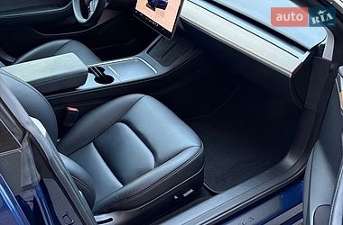 Седан Tesla Model 3 2022 в Днепре