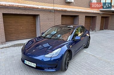 Седан Tesla Model 3 2022 в Днепре