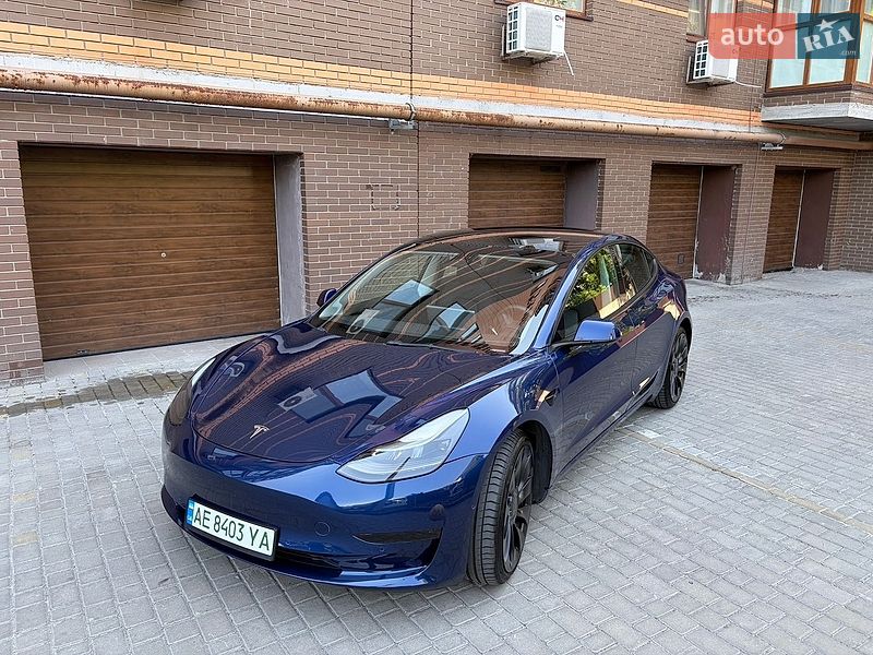 Седан Tesla Model 3 2022 в Днепре