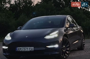 Tesla Model 3  2021