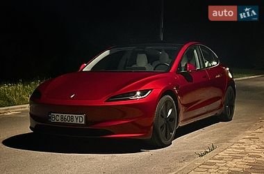 Tesla Model 3 2024