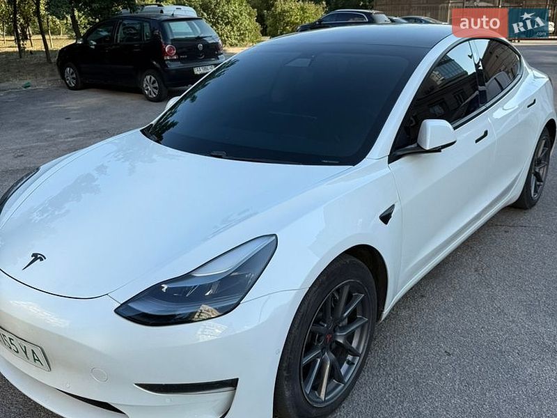 Tesla Model 3 2021