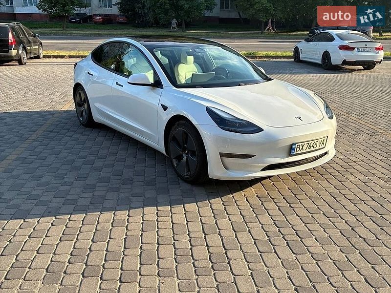 Tesla Model 3 2021